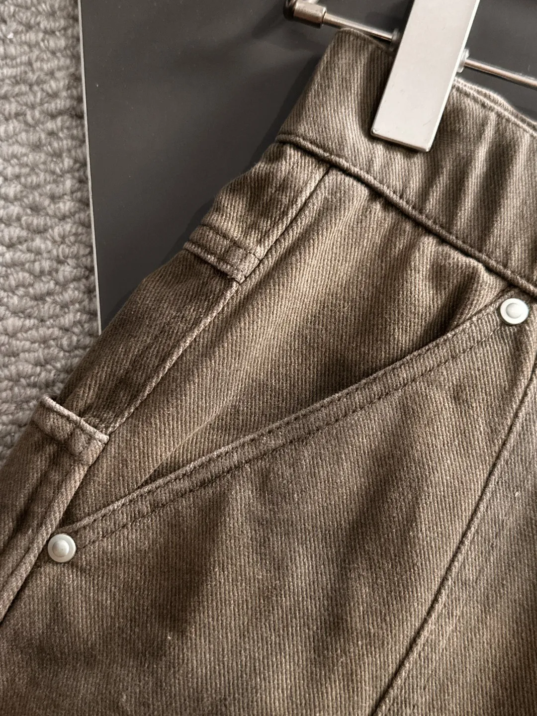 Next day shipping P360 Big Goose 2025 new autumn elastic band casual pants, thick counter-customized fabrics, high breathability and comfort, impeccable details, brand element design concept, reflecting high quality. It feels delicate and soft! It presents a casual cut and the upper body shape is great! Size: M-4XL